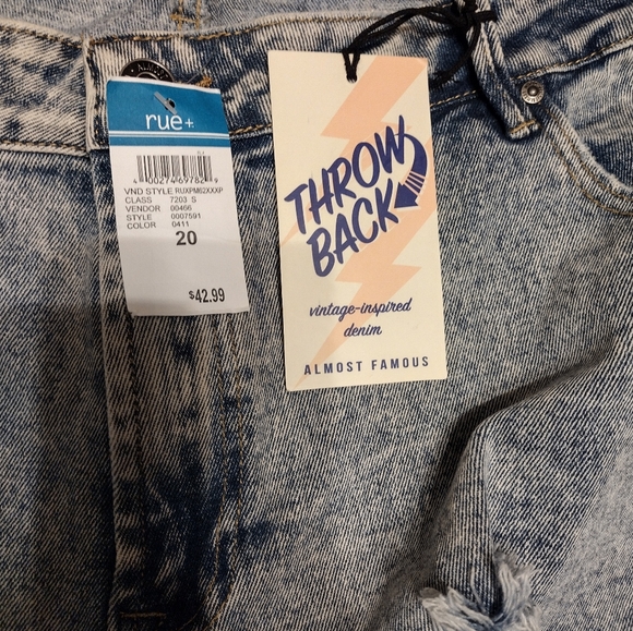 Almost Famous women’s size 20 jeans distressed plus size designer denim - Picture 3 of 5